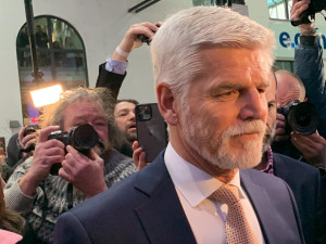 Začalo sčítání hlasů. Jméno nového prezidenta bude známé dnes odpoledne