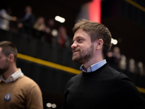 FOTOGALERIE: Podívejte se do zákulisí Pavlova štábu. Přišli umělci i politici