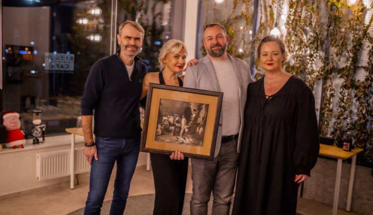 Šlachta, Nesvadbová a Klíma v Brně dražili pro dobrou věc. Peníze pomůžou nemocné Kristýnce