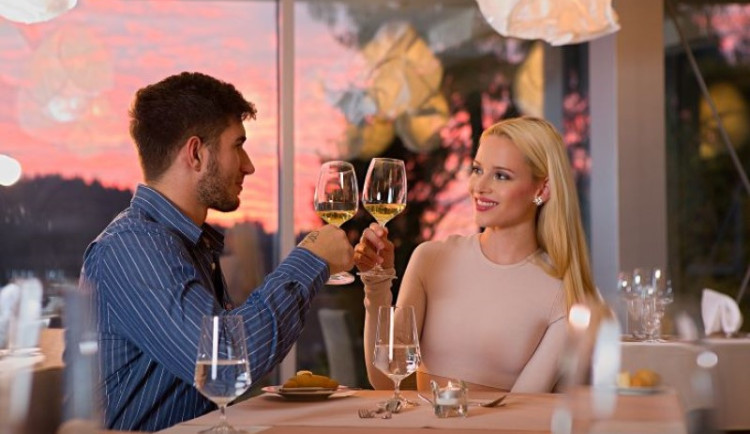 Na Valentýna Spa hotel Lanterna  nabízí, romantický víkend, valentýnské menu i pralinkovou dílnu