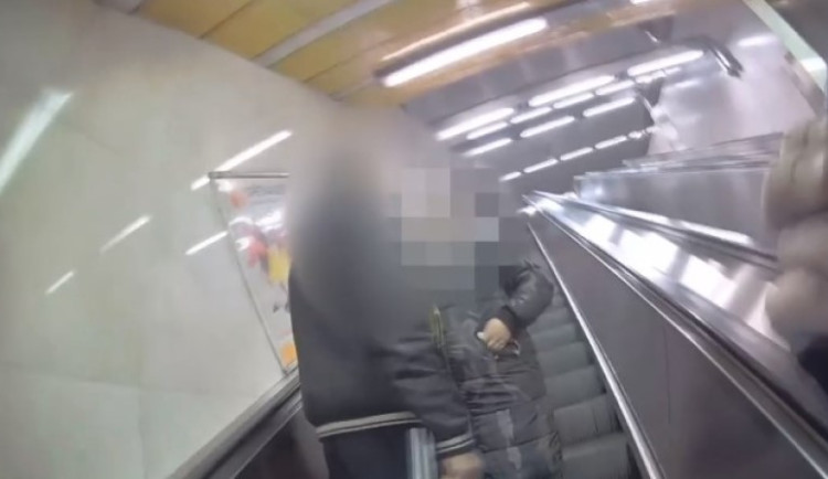 Pražští strážníci za minulý rok zkontrolovali přes 350 tisíc osob. Celostátně hledaných jich bylo 275