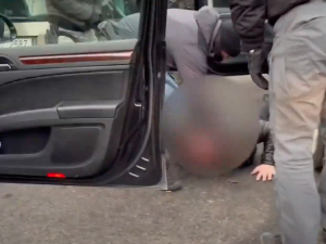 VIDEO: Gang mužů z Prahy si půjčoval auta a pak je prodával