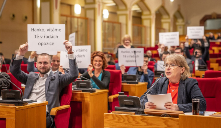 Spolu vyloučilo ze zastupitelského klubu Marvanovou. Ta s tím nesouhlasí