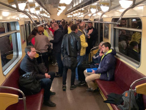 VIDEO: Nuselákem projelo historické metro. Stavba je v pořádku, ujistil Hřib