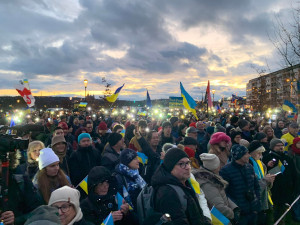 VIDEO: Na Letné se sešly tisíce lidí na podporu Ukrajiny