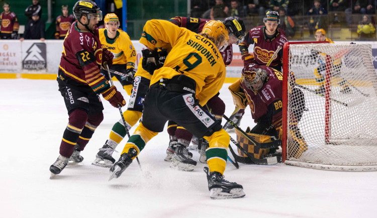 Osmdesát minut boje se smutným koncem. Dukla v prvním čtvrtfinále Vsetínu těsně podlehla