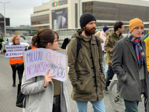 VIDEO: Blokády dopravy v Praze pokračují. Auta na Nuseláku jedou krokem