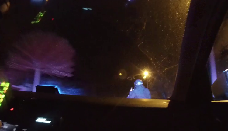 Spolujezdec si honičku natáčel