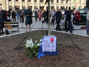 V Praze vysadili nový strom Olgy Havlové, připomíná oběti násilí na postižených