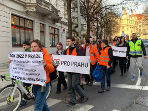 VIDEO: Aktivisté uskutečnili šestý pochod za třicítku v Praze. Přišli i odpůrci