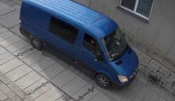 Lidi na sociálních sítích děsí modrá dodávka. Nešiřte dezinformace, vyzývá policie