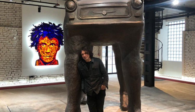 FOTOGALERIE: David Černý v areálu smíchovského lihovaru vystaví svá díla