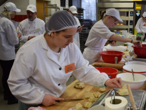 Mladí pekaři se utkali v Kladně. Vítězná trofej putuje do Brna