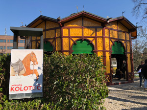 VIDEO: Letenský kolotoč zahájil druhou sezónu. Minulý rok svezl přes dvanáct tisíc lidí