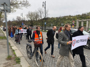 VIDEO: Aktivisté bojující za třicítku v Praze znovu blokují dopravu