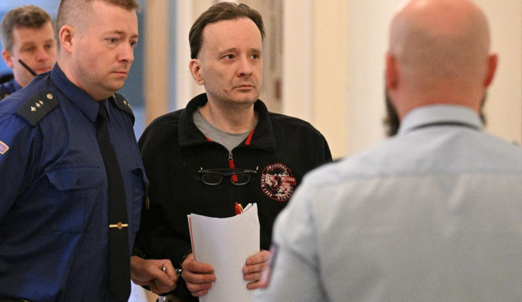 Soud začal projednávat případ muže, který zabil spolubydlícího ze squatu