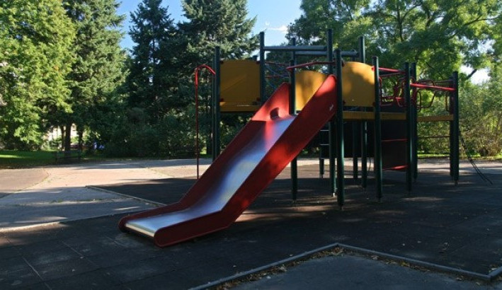 Park na Vinohradech se přejmenuje podle Ruth Bondy. Přežila Osvětim a šířila českou kulturu