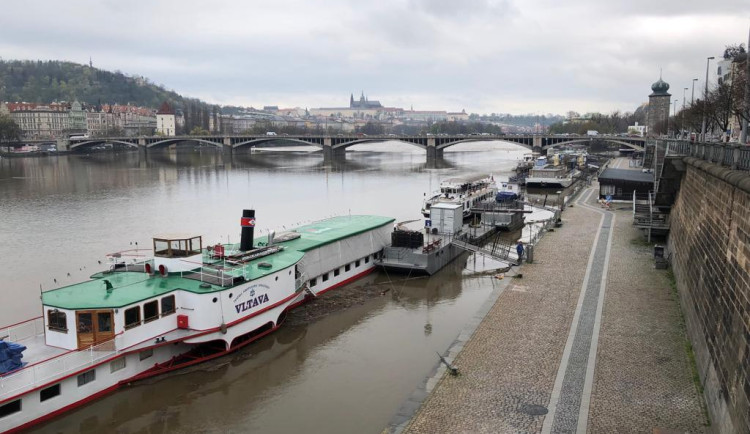 Náplavky byly zavřené od neděle.
