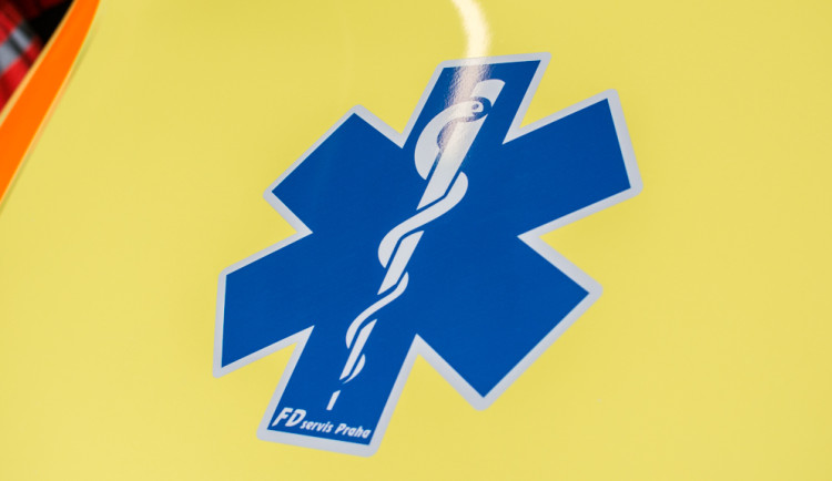 Senior v osobním autě se otáčel na silnici první třídy, střet s dodávkou nepřežil