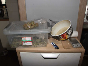 VIDEO: Kriminalisté chytili za jeden týden dva dealery, kteří drogami zásobovali Prahu