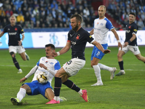 Slavia díky Matěji Juráskovi vyhrála v Ostravě 2:0 a vede ligu o tři body
