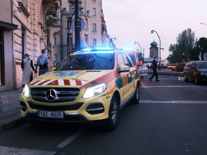 VIDEO: Hasiči zasahovali u požáru v Národním divadle. Hořelo kvůli technické závadě