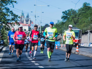 Maraton v neděli omezí v Praze automobilovou i hromadnou dopravu