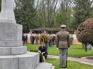 VIDEO: Primátor a další politici i vojáci si připomněli památku obětí války