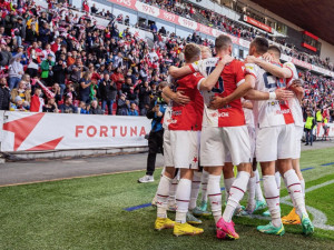 Slavia rozdrtila Bohemians 6:0, čtyři góly vstřelil Jurečka
