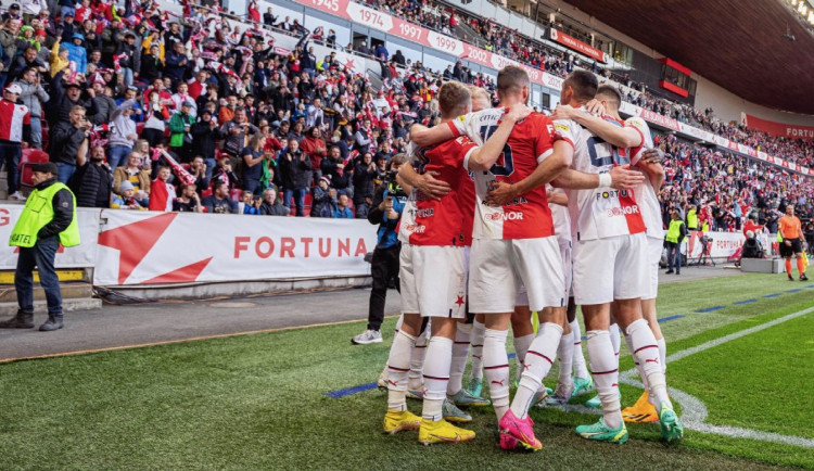 Slavia rozdrtila Bohemians 6:0, čtyři góly střelil Jurečka