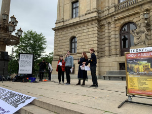 Mladí se sešli v centru Prahy. Vláda na nás nemyslí, stěžují si