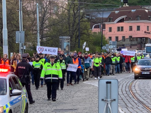 Jak zastavit protesty třicítkářů? Praha nechá prověřit zákonné možnosti