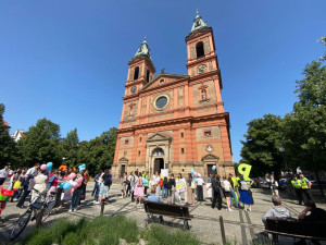 Prahou prošel pochod za světový mír