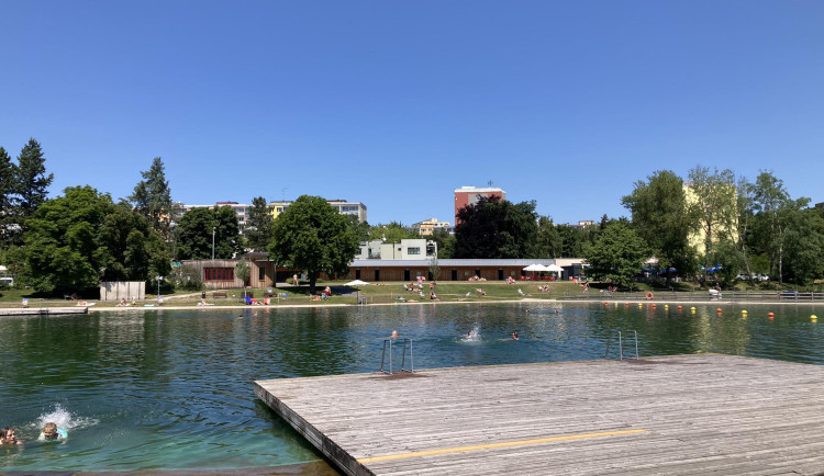 Koupaliště Lhotka.