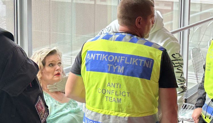 Peterková nařkla vinohradskou nemocnici z otravy, ta zvažuje právní kroky