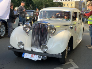 V Praze dnes odstartoval závod veteránů 1000 mil československých