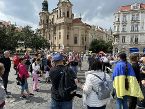 Romové a Ukrajinci se na pietní akci sešli v centru Prahy, odmítli kolektivní vinu a xenofobii