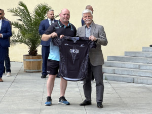 VIDEO: Prezident Pavel uvítal na Hradě novozélandské ragbisty. Předvedli mu tradiční haku