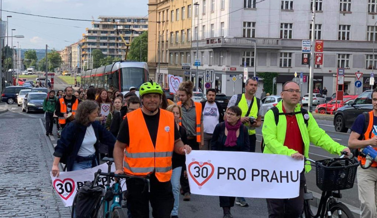 Praha nakonec neprověří možnost zákonem omezit protesty blokující dopravu