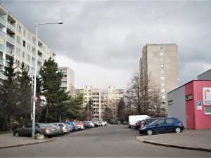 Praha 11 zvažuje zapojení do systému zón placeného parkování