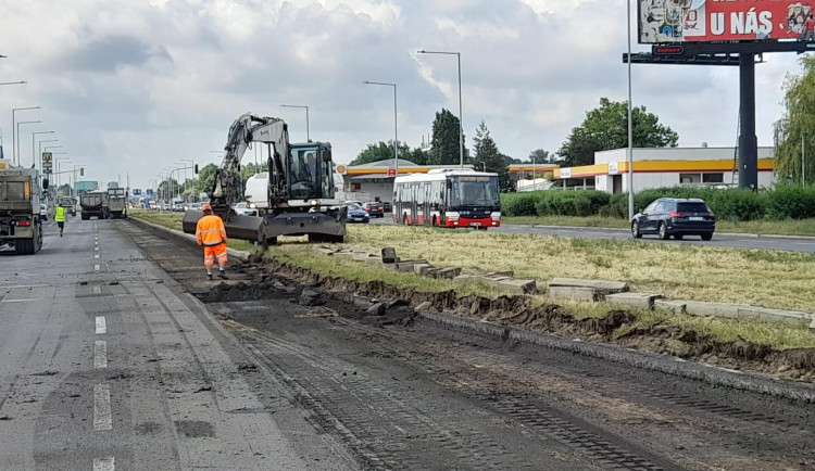 Pražská TSK loni dala do investic a oprav pražských silnic 3,2 miliardy