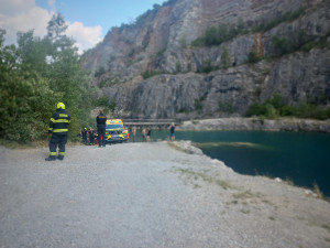 V lomu Velká Amerika zemřeli dva muži, jeden utonul, druhý spadl ze skály