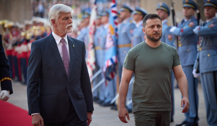 VIDEO: Ukrajinský prezident Zelenskyj dorazil do Prahy na jednání s českými lídry