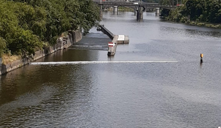 Nafta se rozlila u Štefánikova mostu.