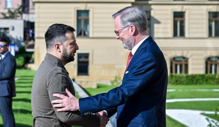 Fiala uvítal na úřadu vlády Zelenského, který zahájil druhý den návštěvy
