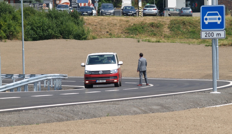 Praha otevřela nový nájezd z Bucharovy ulice na Rozvadovskou spojku