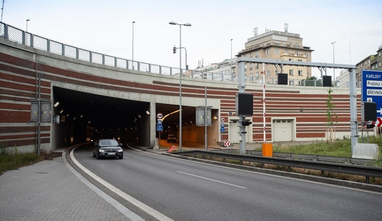 Soud znovu zrušil kolaudaci tunelu Blanka, stále chybí opatření proti hluku
