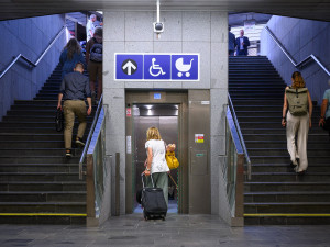 Dopravní podnik spustil nový výtah ve stanici metra Nádraží Holešovice, chystá další