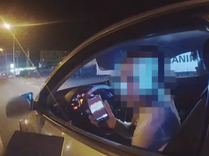VIDEO: Muž jezdil po Praze bez řidičáku a s pervitinem v těle