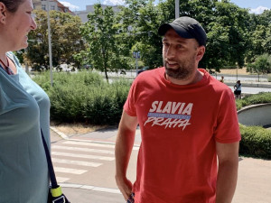 Jste fašisti zku*vení, prasata. Dezinfoscéna řádila v soudní síni, Čermák jde za mříže